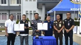 Foto: TNI AL, Kodaeral IV, Batam, liquid vape narkotika, etomidate, penyelundupan narkoba, jalur laut, Laksda TNI Berkat Widjanarko, operasi intelijen, Satgas Cakra-26.K, Pusintelal, Den Intel Kodaeral IV, BNN Kepri, Polda Kepri, Bea Cukai Batam, BPOM Batam, pemusnahan barang bukti, keamanan maritim, pemberantasan narkotika.
