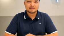 Foto: Agus Rizal Tampilkan Dua Buku Ekonomi Global, Soroti Perang Mata Uang dan Imperialisme Finansial.