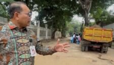 Foto: Wali Kota Administrasi Jakarta Pusat Arifin meninjau langsung proses perbaikan jalan di salah satu ruas wilayah Jakarta Pusat. Dalam peninjauan tersebut, Arifin memastikan pekerjaan berjalan sesuai target agar akses masyarakat, termasuk aktivitas pelajar dan pengguna jalan, tidak terganggu.