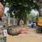 Foto: Wali Kota Administrasi Jakarta Pusat Arifin meninjau langsung proses perbaikan jalan di salah satu ruas wilayah Jakarta Pusat. Dalam peninjauan tersebut, Arifin memastikan pekerjaan berjalan sesuai target agar akses masyarakat, termasuk aktivitas pelajar dan pengguna jalan, tidak terganggu.