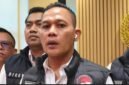 Foto: Kepala Divisi Humas Polri Irjen Pol. Jhonny Edison Isir memberikan keterangan kepada awak media terkait penanganan dugaan keterlibatan sejumlah anggota Polri dalam kasus narkotika di Mabes Polri, Jakarta, Senin (27/7/2026).