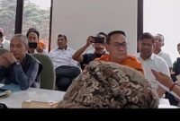 Foto: Perwakilan Majelis Adat Sumedanglarang (MASL), Yayasan Pangeran Sumedang, Rukun Wargi Sumedang, serta sejumlah organisasi masyarakat sipil mengikuti audiensi terkait proyek Geothermal Tampomas di Pusat Pemerintahan Kabupaten Sumedang, Rabu (29/7/2026).