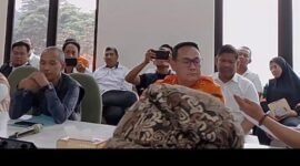 Foto: Perwakilan Majelis Adat Sumedanglarang (MASL), Yayasan Pangeran Sumedang, Rukun Wargi Sumedang, serta sejumlah organisasi masyarakat sipil mengikuti audiensi terkait proyek Geothermal Tampomas di Pusat Pemerintahan Kabupaten Sumedang, Rabu (29/7/2026).