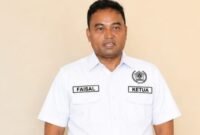 Foto: Ketua PWI Pokja Kepolisian Jakarta Barat, Teuku Faisal, menyampaikan ucapan selamat kepada Bambang GS atas pelantikannya sebagai Ketua PWI Pokja Wali Kota Jakarta Barat periode 2026–2029.