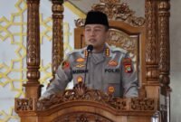 Foto: Kapolres Metro Jakarta Barat Kombes Pol Nasriadi menyampaikan khutbah Jumat di mimbar Masjid Jami Al Istiqomah, Polres Metro Jakarta Barat, Jumat (31/7/2026).