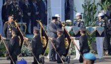 Foto: Polda Metro Jaya menorehkan prestasi membanggakan pada peringatan Hari Bhayangkara ke-80 dengan menerima Tanda Kehormatan Nugraha Sakanti dari Presiden Republik Indonesia, Prabowo Subianto. (Dok-Istimewa)