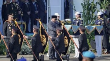 Foto: Polda Metro Jaya menorehkan prestasi membanggakan pada peringatan Hari Bhayangkara ke-80 dengan menerima Tanda Kehormatan Nugraha Sakanti dari Presiden Republik Indonesia, Prabowo Subianto. (Dok-Istimewa)