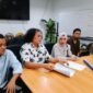 Foto: Keluarga almarhum Fizzy Alfatah alias Pao bersama kuasa hukumnya, Deolipa Yumara, mendatangi Balai Wartawan Polri Polda Metro Jaya, Senin (6/7/2026), untuk menyampaikan keberatan atas penanganan perkara dugaan penganiayaan yang menyebabkan meninggalnya remaja tersebut. (Dok-okj/fn)
