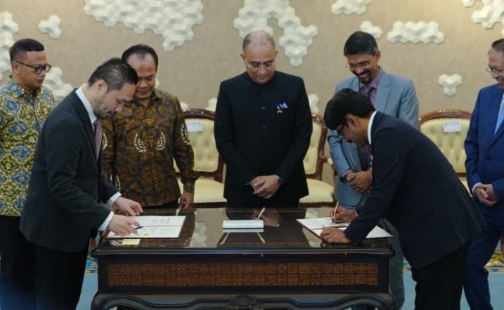 Pemerintah terus memperkuat strategi pengembangan sumber daya manusia (SDM) sebagai fondasi utama untuk mencapai target pertumbuhan ekonomi nasional sebesar 8 persen