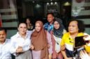 Foto: Didampingi Deolipa Yumara dan Rieke Diah Pitaloka, Herawati Rampungkan BAP Kasus Dugaan Penganiayaan di Polres Metro Jakarta Selatan, Kamis (9/7/2026). (Dok-okj/fn)