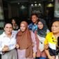 Foto: Didampingi Deolipa Yumara dan Rieke Diah Pitaloka, Herawati Rampungkan BAP Kasus Dugaan Penganiayaan di Polres Metro Jakarta Selatan, Kamis (9/7/2026). (Dok-okj/fn)