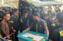 Foto: Tim penyidikan Polri secara resmi menyerahkan seorang tersangka beserta seluruh barang bukti elektronik maupun nonelektronik kepada penyidik Kejaksaan Agung Republik Indonesia di Gedung Bundar Kejaksaan Agung, Jakarta, Jumat (17/7/2026). (Dok-Istimewa)