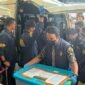 Foto: Tim penyidikan Polri secara resmi menyerahkan seorang tersangka beserta seluruh barang bukti elektronik maupun nonelektronik kepada penyidik Kejaksaan Agung Republik Indonesia di Gedung Bundar Kejaksaan Agung, Jakarta, Jumat (17/7/2026). (Dok-Istimewa)