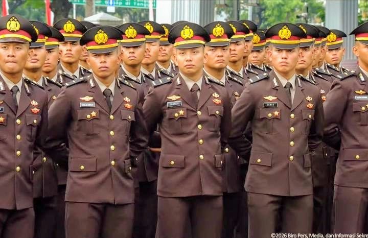 Foto: Tribrata Putra Sambo (tengah depan) anak dari mantan Kadiv Propam Polri Ferdy Sambo saat upacara pelantikan calon perwira remaja TNI-Polri di Istana Merdeka, Jakarta, Rabu (22/7/2026). (Dok-Tangkapan layar YouTube/Sekretariat Presiden)