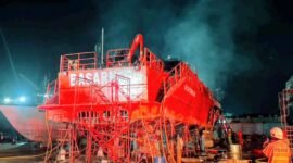 Foto: Kebakaran yang melanda Kapal Negara (KN) SAR Ramawijaya saat menjalani proses perbaikan di kawasan Galangan Muara Baru, Jakarta Utara, Rabu (22/7/2026) malam. (Dok-Istimewa)