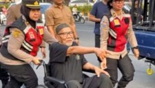 Foto: Kakek Pandih mendatangi Polres Metro Tangerang Kota, pada Jumat (24/7/2026). (Dok-Istimewa)
