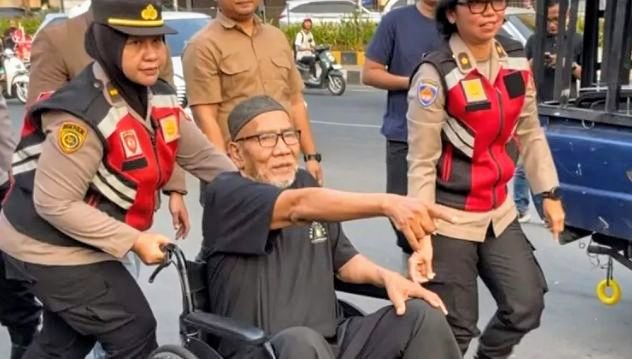 Foto: Kakek Pandih mendatangi Polres Metro Tangerang Kota, pada Jumat (24/7/2026). (Dok-Istimewa)