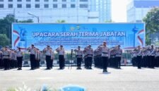 Foto: Kapolda Metro Jaya Komjen Pol. Asep Edi Suheri memimpin upacara serah terima jabatan (sertijab) terhadap Pejabat Utama (PJU) dan Kapolres jajaran Polda Metro Jaya di Lapangan Presisi Direktorat Lalu Lintas (Ditlantas) Polda Metro Jaya, Selasa (28/7/2026). (Dok-Istimewa)