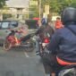 Foto: Sejumlah kendaraan terjebak antrean saat melintasi putaran (U-turn) di depan Topjaya Antariksa, Jalan Raya Bekasi KM 26, Ujung Menteng, Cakung, Jakarta Timur, Minggu (2/8/2026).