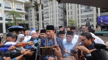 Menteri Koordinator Bidang Infrastruktur dan Pembangunan Kewilayahan Agus Harimurti Yudhoyono (AHY) menyampaikan belasungkawa dan keprihatinan atas insiden kebakaran KM Mutiara Sentosa di perairan utara Madura.