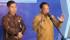Menteri Dalam Negeri (Mendagri) Muhammad Tito Karnavian mengapresiasi keberhasilan pilot project program perlindungan sosial (Perlinsos) di Kabupaten Banyuwangi, Jawa Timur.