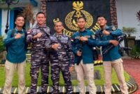 Foto: Personel Dinas Penerangan TNI Angkatan Laut (Dispenal) berfoto bersama usai kegiatan di lingkungan Markas TNI AL, Selasa (4/8/2026).