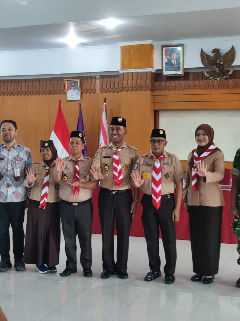 Camat Johar Baru resmi dilantik sebagai Ketua Kwartir Ranting (Kwartar) Gerakan Pramuka Kecamatan Johar Baru, Priode 2026 - 2029.