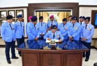 Foto: Ketua Umum Persatuan Purnawirawan Angkatan Laut (PPAL) Laksamana TNI (Purn) Yudo Margono menandatangani buku tamu usai memimpin rangkaian peringatan HUT ke-40 PPAL di Jakarta, Jumat (7/8/2026).