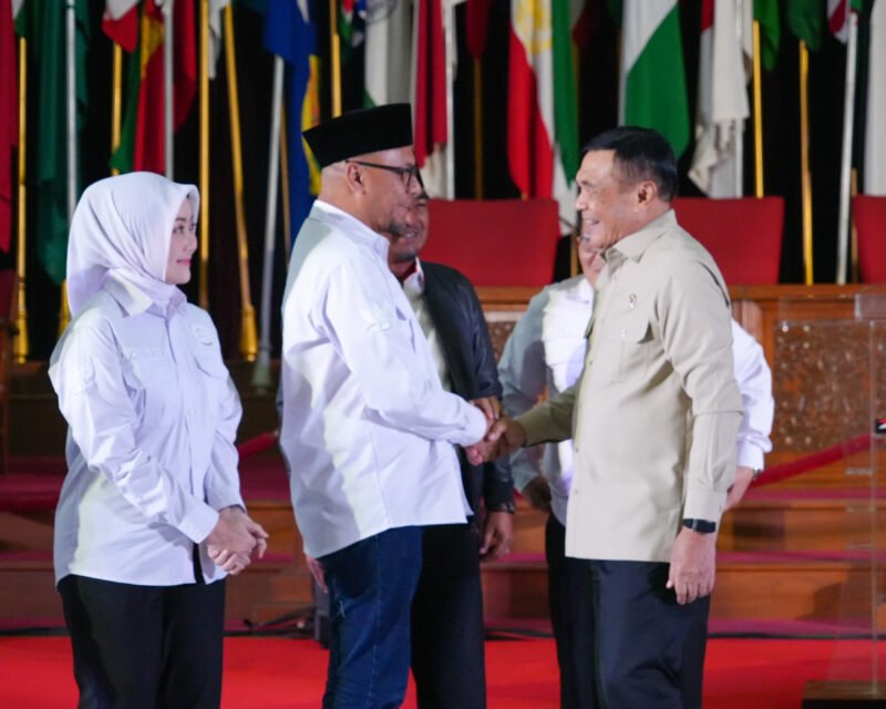 Menteri Koordinator Bidang Politik dan Keamanan (Menko Polkam) Jenderal TNI (Purn.) Djamari Chaniago mendorong Lembaga Pemberdayaan Masyarakat (LPM) menjadi booster atau penggerak utama dalam mendukung program-program pemerintah untuk meningkatkan kesejahteraan masyarakat.