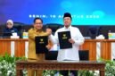 Menteri Dalam Negeri (Mendagri) Muhammad Tito Karnavian bersama Menteri Agraria dan Tata Ruang/Kepala Badan Pertanahan Nasional (ATR/BPN) Nusron Wahid menandatangani Surat Edaran Bersama (SEB) terkait mekanisme penerimaan setoran dan penelitian Surat Setoran Pajak Daerah Bea Perolehan Hak atas Tanah dan Bangunan (BPHTB).
