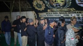 Foto: Sejumlah tokoh dan masyarakat adat Sumedang mengikuti rangkaian kegiatan dalam rangka memperingati Hari Masyarakat Adat Sedunia di Tatar Sumedang, Sabtu (9/8/2026).