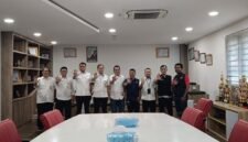 Foto: Ketua Pokja PWI Wali Kota Jakarta Timur Rudolf Simbolon bersama jajaran berfoto bersama Kepala Kantor Pertanahan Kota Administrasi Jakarta Timur Hermawan dan jajaran usai audiensi di Kantor Pertanahan Jakarta Timur, Selasa (11/8/2026).