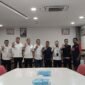 Foto: Ketua Pokja PWI Wali Kota Jakarta Timur Rudolf Simbolon bersama jajaran berfoto bersama Kepala Kantor Pertanahan Kota Administrasi Jakarta Timur Hermawan dan jajaran usai audiensi di Kantor Pertanahan Jakarta Timur, Selasa (11/8/2026).