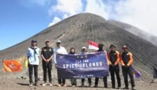 Foto: Mapala UI Jalankan Ekspedisi “Fly The Spice Islands” di Maluku Utara