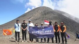 Foto: Mapala UI Jalankan Ekspedisi “Fly The Spice Islands” di Maluku Utara