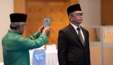 Kepala Badan Nasional Penanggulangan Bencana (BNPB) Letjen TNI Suharyanto mengambil sumpah Pegawai Negeri Sipil (PNS) Dr. Abdul Muhari sebagai Deputi Bidang Pencegahan BNPB. Prosesi pengambilan sumpah berlangsung di Gedung Graha BNPB, Jakarta Timur, Kamis (13/8).