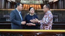 Ketua DPD RI Sultan Baktiar Najamudin bersama Ketua DPR RI Puan Maharani dan Wakil Ketua DPR RI Sufmi Dasco Ahmad melakukan inspeksi kesiapan Ruang Sidang Bersama DPR RI dan DPD RI di Kompleks Parlemen, Jakarta, Kamis (13/8).