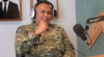 Foto: Danrem 081/DSJ Kolonel Arm Untoro Hariyanto mengikuti Podcast Gesah Nusantara di Makorem 081/DSJ, Kota Madiun, Jumat (14/8/2026).