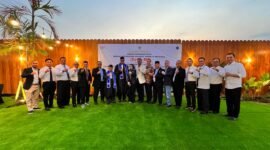 Foto: Pimpinan dan jajaran Dewan Pergerakan Advokat Republik Indonesia (DePA-RI) bersama para advokat baru berfoto bersama usai pelaksanaan sidang terbuka Dewan Pimpinan Pusat DePA-RI di Banjarbaru, Kalimantan Selatan.
