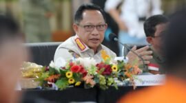 Menteri Dalam Negeri (Mendagri) Muhammad Tito Karnavian memastikan pemerintah bergerak cepat menangani dampak gempa bumi yang melanda sejumlah wilayah di Nusa Tenggara Timur (NTT). Ia menyebut, penanganan pada tahap awal pascagempa berfokus pada penyelamatan korban serta pemulihan berbagai layanan dasar masyarakat.