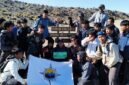 Foto: Sejumlah santri Pecinta Alam Ma’had Al-Imam Adz-Dzahabi (SAPALA) berfoto bersama usai mencapai kawasan puncak Gunung Sindoro, Jawa Tengah, Senin (17/8/2026).
