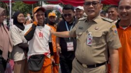 Pokja PWI jakpus - Semarak menyambut Hari Ulang Tahun (HUT) ke-81 Kemerdekaan Republik Indonesia terasa meriah di tengah warga Kecamatan Senen, Jakarta Pusat. Tak sekadar perayaan, momentum kemerdekaan kali ini diisi dengan kegiatan sosial yang menyentuh langsung kebutuhan masyarakat.