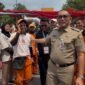 Pokja PWI jakpus - Semarak menyambut Hari Ulang Tahun (HUT) ke-81 Kemerdekaan Republik Indonesia terasa meriah di tengah warga Kecamatan Senen, Jakarta Pusat. Tak sekadar perayaan, momentum kemerdekaan kali ini diisi dengan kegiatan sosial yang menyentuh langsung kebutuhan masyarakat.