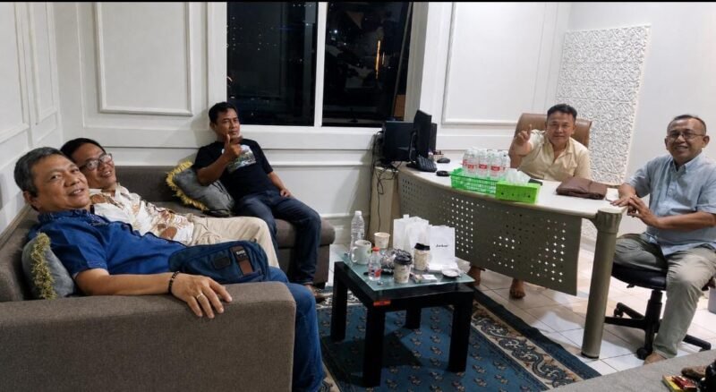 Foto: Sejumlah tokoh yang menggagas Bea Cukai Watch (BCW) berkumpul dalam pertemuan pembentukan forum pengawasan masyarakat sipil di sektor kepabeanan dan cukai, Jakarta, Rabu (19/8/2026).