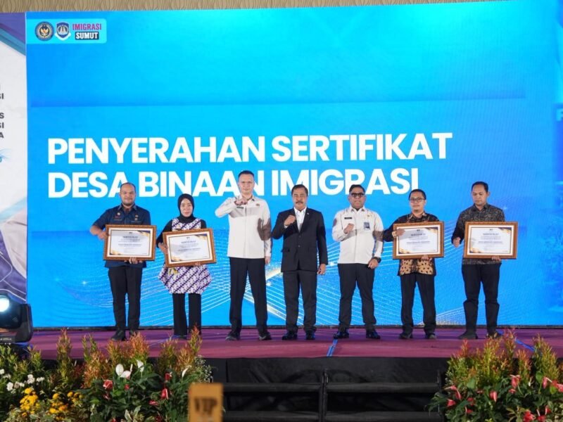 Menteri Imigrasi dan Pemasyarakatan (Imipas) Agus Andrianto meresmikan tiga Immigration Lounge di Sumatera Utara sekaligus mengukuhkan 53 Petugas Imigrasi Pembina Desa (PIMPASA), Jumat (21/8).