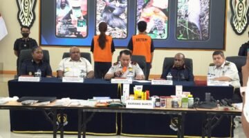 Petugas Intelijen dan Penindakan Keimigrasian Kantor Imigrasi Jayapura mengamankan dua warga negara (WN) Tiongkok berinisial YH dan NZ. Pasangan suami istri tersebut diduga menyalahgunakan izin tinggal selama berada di Indonesia.