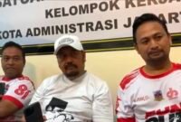 Foto: Tokoh masyarakat sekaligus budayawan Betawi, Babe Mujamil atau yang akrab disapa Babe Jamil, bersilaturahmi dengan jajaran PWI Pokja Wali Kota Jakarta Barat di sela kegiatan Fun Run Wali Kota Jakarta Barat 2026, Minggu (23/8/2026).
