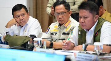 Menteri Dalam Negeri (Mendagri) Muhammad Tito Karnavian menekankan pentingnya peran pemerintah daerah (Pemda) dalam memperkuat pencegahan kebakaran hutan dan lahan (karhutla) dengan melibatkan jajaran hingga tingkat desa. Langkah tersebut perlu dilakukan untuk mencegah munculnya titik api baru di tengah kondisi kemarau yang cukup panjang.