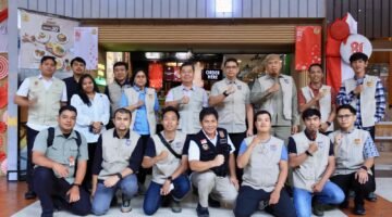 Direktur Jenderal (Dirjen) Kependudukan dan Pencatatan Sipil (Dukcapil) Kementerian Dalam Negeri (Kemendagri) Teguh Setyabudi memimpin koordinasi gerakan tanggap darurat menyusul gempa bumi magnitudo 7,7 mengguncang Flores, Nusa Tenggara Timur (NTT).