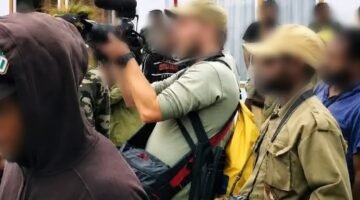 Direktorat Jenderal Imigrasi mengamankan seorang warga negara Rusia berinisial AP (39) setelah kedapatan merekam aksi demonstrasi Komite Nasional Papua Barat (KNPB) di Wamena, Papua Pegunungan.